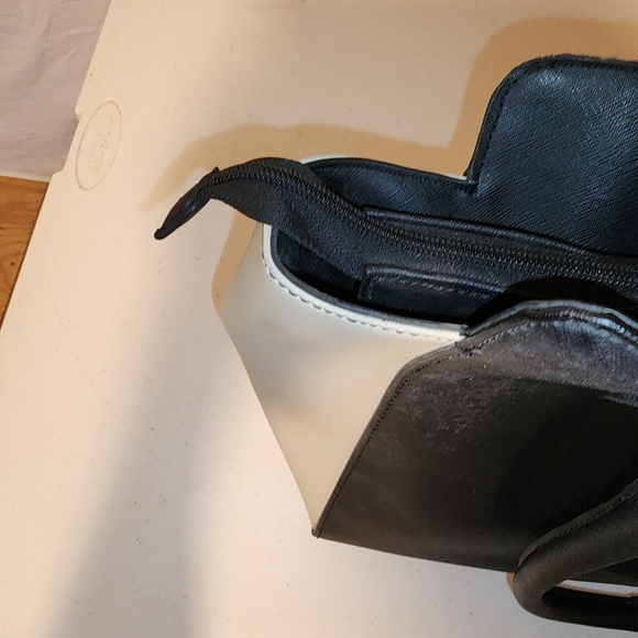 Kenneth Cole Reaction Black and White Women's Tote Bag - Picture 7 of 13